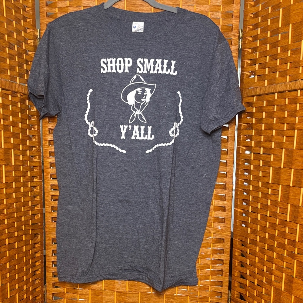 💰💰 3/$10
Graphic T-Shirt - Shop Small Y'all
